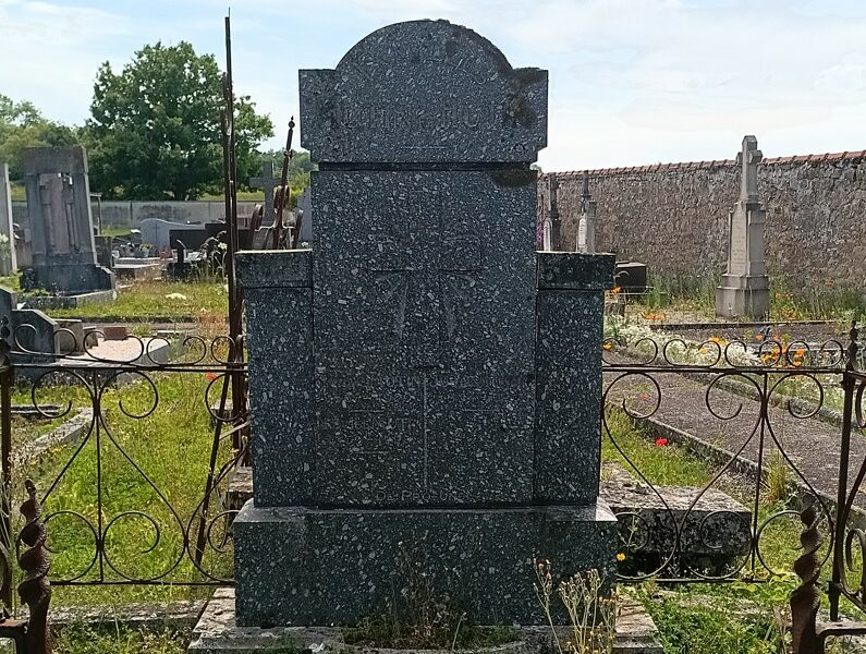 Photographie de la tombe Hutin-Mutin